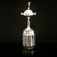 Copa libertadores de américa), oficialmente conmebol libertadores, é a principal competição de futebol entre clubes profissionais da américa do sul. America Do Sul Conmebol Miniaturas De Trofeus