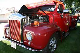 Vintage Red Mack Truck Hood Open Front Grille View Mack Trucks Trucks Antique Cars