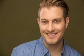 Stephen Todd's Instagram, Twitter & Facebook