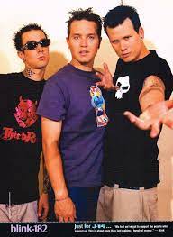 Mark hoppus revealed he's been undergoing chemotherapy for cancer for three months. Love Health Blink 182 Travis Barker Mark Hoppus Tom Delonge Kelly Osbourne Pinup Blink 182 Blink 182 Travis Blink 182 Wallpaper