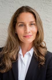 Victoria Bell's Instagram, Twitter & Facebook