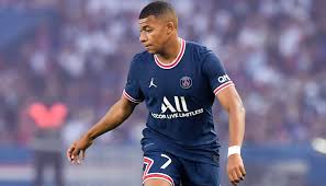 Kylian mbappe was also present at psg training as speculation continues to swirl that the french superstar could join real madrid before the end of this summer transfer window, but he is in the. 200 Millionen Real Madrid Erhoht Das Angebot Fur Kylian Mbappe