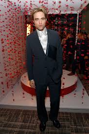 Robert pattinson plays the role of neil in the movie and is loved for his role and charming costumes. Robert Pattinson Style Every Time The British Actor Was A Red Carpet Superhero British Gq