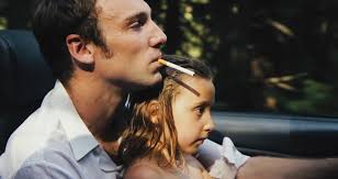 94', Fiktion, CH-Deutsch, Spanisch, Serbisch Abrakadabra Films AG, 2020  www.outside-thebox.ch JETZT IM KINO! Liebe Karin Dein