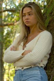 Sarah's white cold shoulder maxi dress on outer banks. Sarah Cameron Outfits Fashion On Outer Banks Madelyn Cline