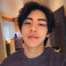 Ian Christian's Instagram, Twitter & Facebook