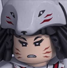 Akita est tellement mal imprimée dans ce fandom que les gens pensent  qu'elle ferait tout pour Lloyd et n'aiment pas Harumi, c'est tellement fou,  comme sérieusement, où sont les VRAIS fans d'Akita