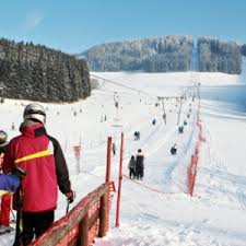 It has been recorded as the coldest place in central europe, as a temperature of −52.6 °c (−62.7 °f) was measured here on 19 february 1932 at. Eislaufen Auf Dem Lunzer See Mamilade Ausflugsziele