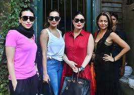 Kareena Kapoor Khan's day out with the Yummy Mommy Girl Gang! (See pics) | India.com