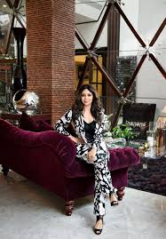 It is a legacy house that shah rukh khan didn't own. 30 Pictures And Videos That Take You Inside Shah Rukh Khan And Gauri Khan S Sea Facing Mumbai Mansion Mannat Vogue India