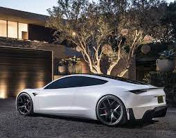 According to the link below, he also owns two other homes on the same street. Tesla Top Manager Verlassen Das Haus