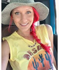 Todaystask #pic_with_moisturizer #mcwblt Today's task post your pic with a  Moisturizer in comment section ❤️❤️ Like and comment everyone post 🎉🎉  @everyone