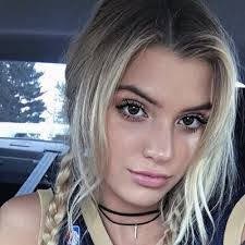 Amber Buchmann's Instagram, Twitter & Facebook