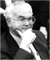 Prominent UA physics professor dies at 61