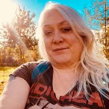 Claire Glover (@ClaireG1965)