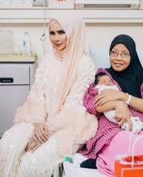 Menziarahi orang sakit adalah sunat dan digalakkan oleh islam. Baju Tidak Sesuai Ketika Melawat Orang Sakit Che Ta Dituduh Sebar Kuman