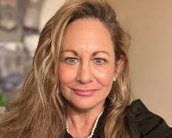 Mandy Kuehn's Instagram, Twitter & Facebook