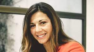 Είμαι ευτυχής, είσαι ευτυχής στ' αλήθεια. H Sofia Zaxarakh Apanta Sth Synentey3h Mpaziana