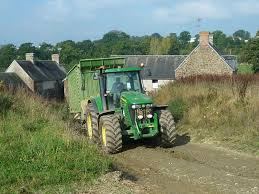 Téléchargez ces photo premium sur un tracteur travaillant dans un champ d'agriculteurs, et découvrez plus de 7m de ressources graphiques professionnelles sur freepik. Engins Agricole Quelques Rappels Reglementaires L Agriculteur Normand