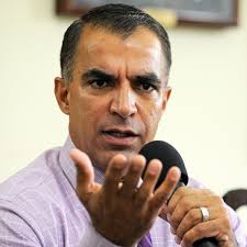 AHORA] ○El doctor Isabelino Lorenzo González Feliciano fue designado como  nuevo secretario de Salud, según lo anunció hace unos minutos la  gobernadora Wanda Vázquez. El doctor es especialista en psiquiatría y fue