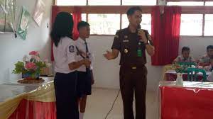 Check spelling or type a new query. Jaksa Masuk Sekolah Di Smp Negeri 1 Rantepao Kejaksaan Negeri Tana Toraja
