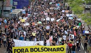 Também há espaço na manifestação para pautas diversas — das agendas lgbt e feminista, defesa da. Manifestacoes Levam As Ruas Disputa Pela Saida Para O Brasil Partido Dos Trabalhadores