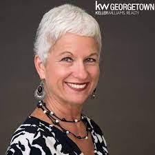 Nancy Shoemaker's Instagram, Twitter & Facebook