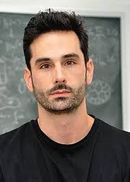 Landon Ross's Instagram, Twitter & Facebook