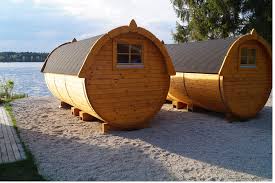 Dieses Xxl Holzfass Beherbergt Normalerweise Gurken Aber Heute Hast Du Die Ehre In Ihm Zu Schlafen Gurkenfass Besondere Uber Ubernachtung Spreewald Urlaub