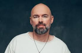 Santiago Cruz estrena su nuevo tema “Todos tenemos cicatrices”