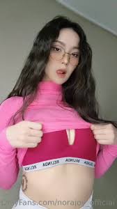 Norajoy Aka Norajoying Lifts Up Her Top Showing Curvy Tits Onlyfans Video |  Thothub.