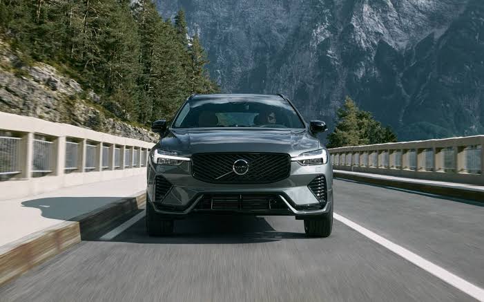 Volvo regresa Ecuador agosto 2026 Inchcape preventa dos puntos exhibición Quito concesionario