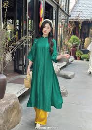 Phong Cách Mới Với Xu Hướng Áo Dài 2025, Giúp Bạn Tự Tin Tỏa Sáng | Phương  Linh Silk