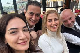 Geçmişten günümüze CHP İlçe Başkanları, Belediye Başkan adayları ve Meclis  Üyeleri ile bir araya geldik. Belediye Başkanımız Sn. Alper Yeğin ve İlçe  Başkanımız Sn. Emre Yılmaz ile fikir alışverişinde bulunarak plaketlerimizi  aldık. #