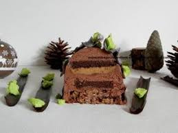 Lichen D Apres Jean Paul Hevin Biscuit Cacao Aux Amandes Imbibe D Une Infusion Cafe Croustillant Sable Mousse Chocolat Noir Mousse Au Cafe Decor Sponge Ca En 2020 Mousse Chocolat Noir Mousse Au
