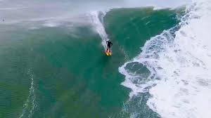 Located 2 miles from pillar point harbor, just north of the town of half moon bay at the village of princeton by the sea, mavericks has waves that crest up to 25 feet. Southern California Skier Rides Giant Waves At Mavericks On Custom Water Skis Yourcentralvalley Com