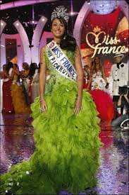 Les Plus Belles Robes Des Miss France Elle Les Plus Belles Robes Belle Robe Miss France 2007