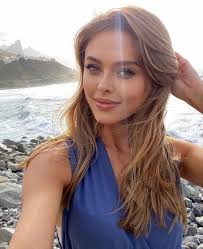 Jul 04, 2021 · mama pewnie dumna, że córka jest utrzymanką typa starszego od niej samej. Joanna Opozda Pokazala Mame Rany Jaka Laska Pisza Fani Dlugie Blond Wlosy I Ta Figura Wow