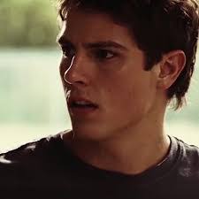 Jake Tayler's Instagram, Twitter & Facebook