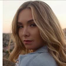 Kayla Eaton's Instagram, Twitter & Facebook