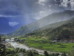 Los trabajadores de la refinería hicieron un paro.the workers at the refinery went on strike. Start Your Trip To Paro Bhutan Instyle Vacations