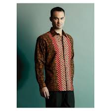 Kini baju dengan motif batik sudah menjadi salah satu jenis fashion yang banyak diminati. 7 Desain Baju Batik Pria Yang Wajib Dimiliki Bukareview