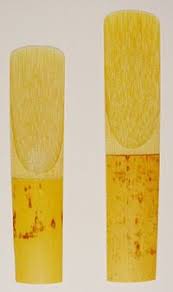 Serunai adalah alat musik tradisional yang terbuat dari batang padi, kayu atau bambu, tanduk kerbau atau daun kelapa yang dimainkan dengan cara ditiup. Woodwind Instrument Wikipedia
