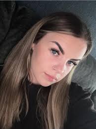 Rhianna May (@rhianna.hills.73)