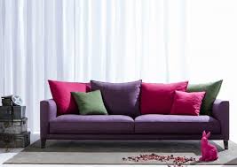 Il principale tratto caratterizzante del divano 110 modern risiede nel contrasto di questi due elementi. Divano Moderno Ciak Berto Salotti