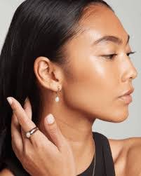 Travis Bash's Instagram, Twitter & Facebook