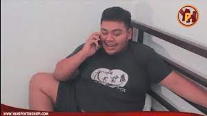 Dinamai djarum 76 karena merek rokok ini diperkenalkan pada tahun 1976. Pin Di Komedi Pendek