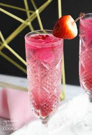 20 Valentine S Day Drinks Recipes To Get The Party Started In 2020 Valentine S Day Drinks Valentine Cocktails Valentines Cocktails Drink Recipes