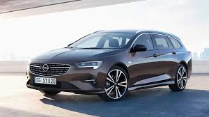 Opel aggiorna la sua ammiraglia di riferimento presentando la nuova opel insignia 2021. Opel Insignia 2021 Neuer 170 Ps Turbobenziner Neue Allradversion