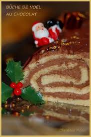Buche De Noel Roulee Au Chocolat Noir Et Imbibee De Sirop Vanille La Recette Facile Recette Buche De Noel Chocolat Recettes Noel Buche De Noel